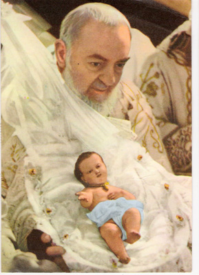 Padre Pio with the infant Jesus for the crib