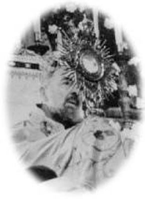 Padre Pio with Ciborium